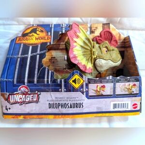 Jurassic World Dominion Uncaged Dilphosaurus Brand New Sealed